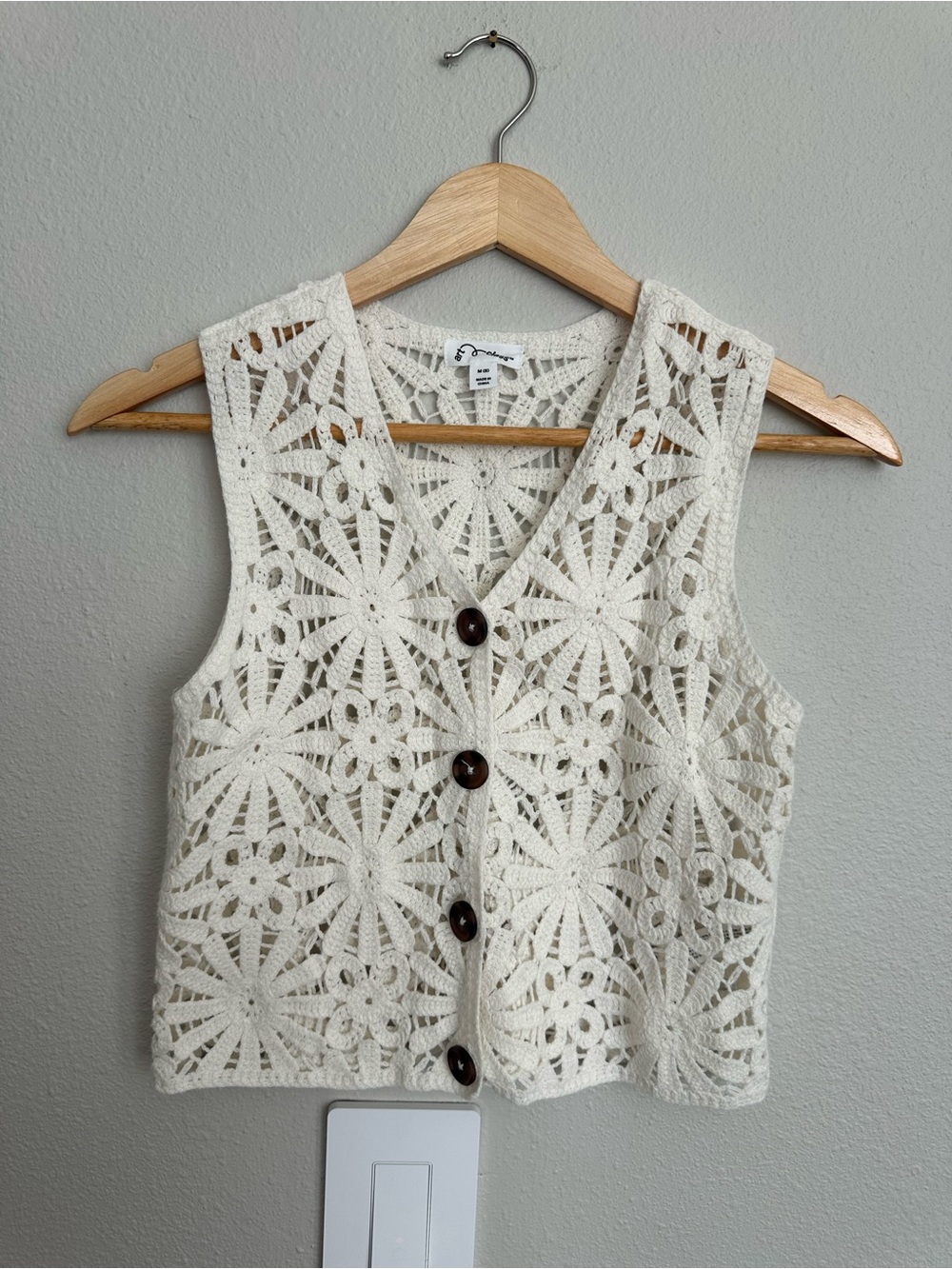 art class Cream Crochet Floral Button Crop Vest